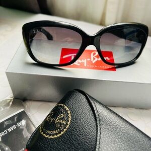 Ray-Ban Women’s Black Jackie Ohh RB4101 Polarized Sunglasses